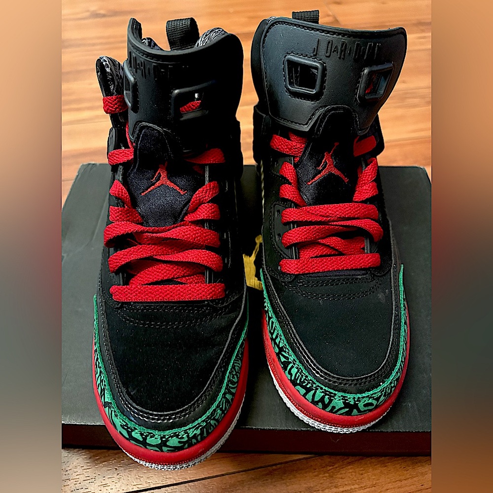 Size 6.5Y- Jordan Spizike 2017 Mid Black Varsity Red (8.5 women’s )